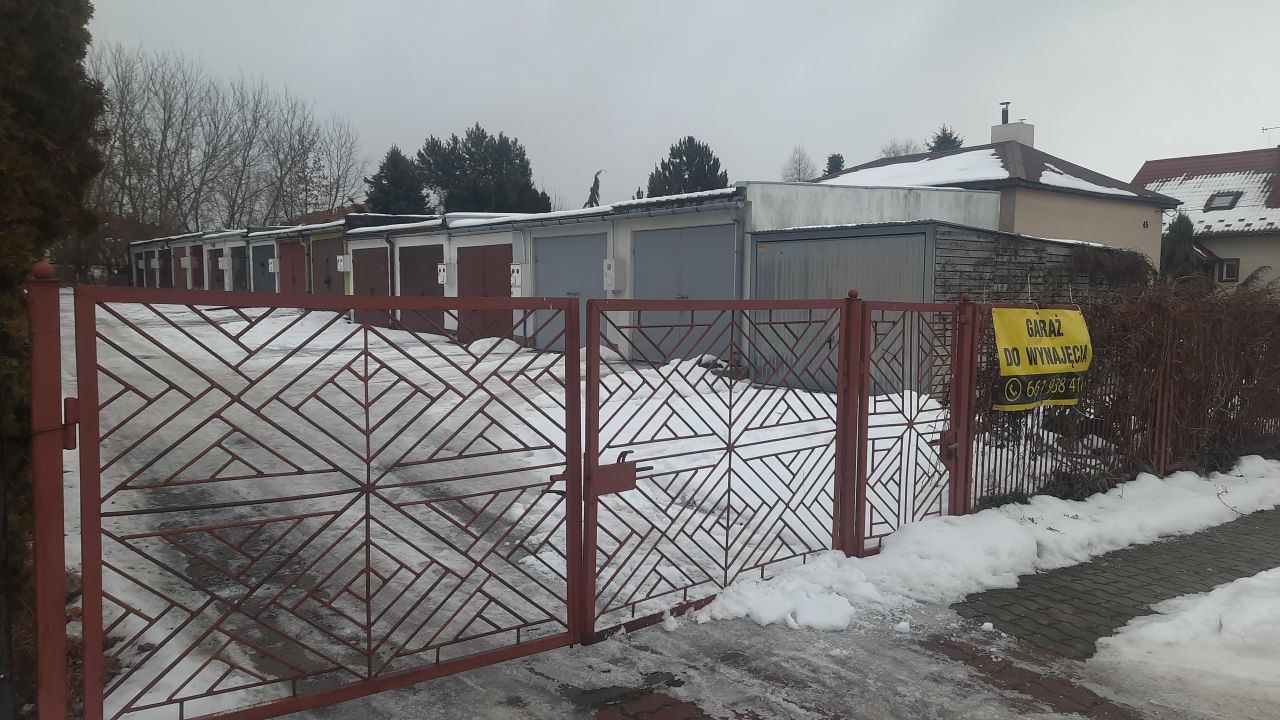 Garaż/miejsce parkingowe Ostrowiec Świętokrzyski Rosochy, ul. Słoneczna. Zdjęcie 1