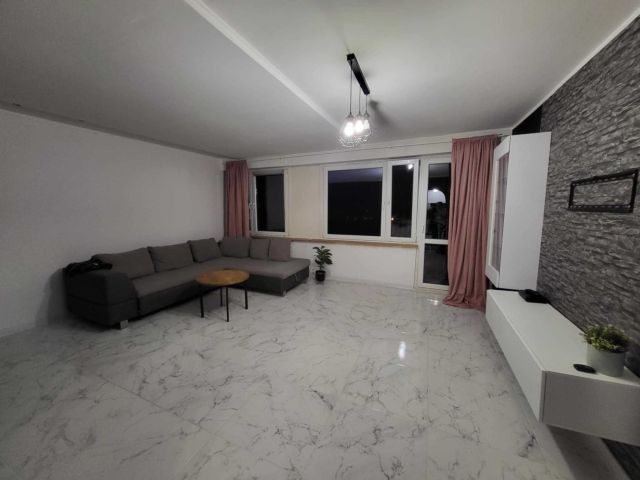 Mieszkanie 3-pokojowe Radomsko, ul. Leszka Czarnego. Zdjęcie 1