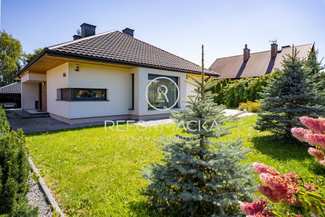 dom wolnostojący, 4 pokoje Krasne. Zdjęcie 1