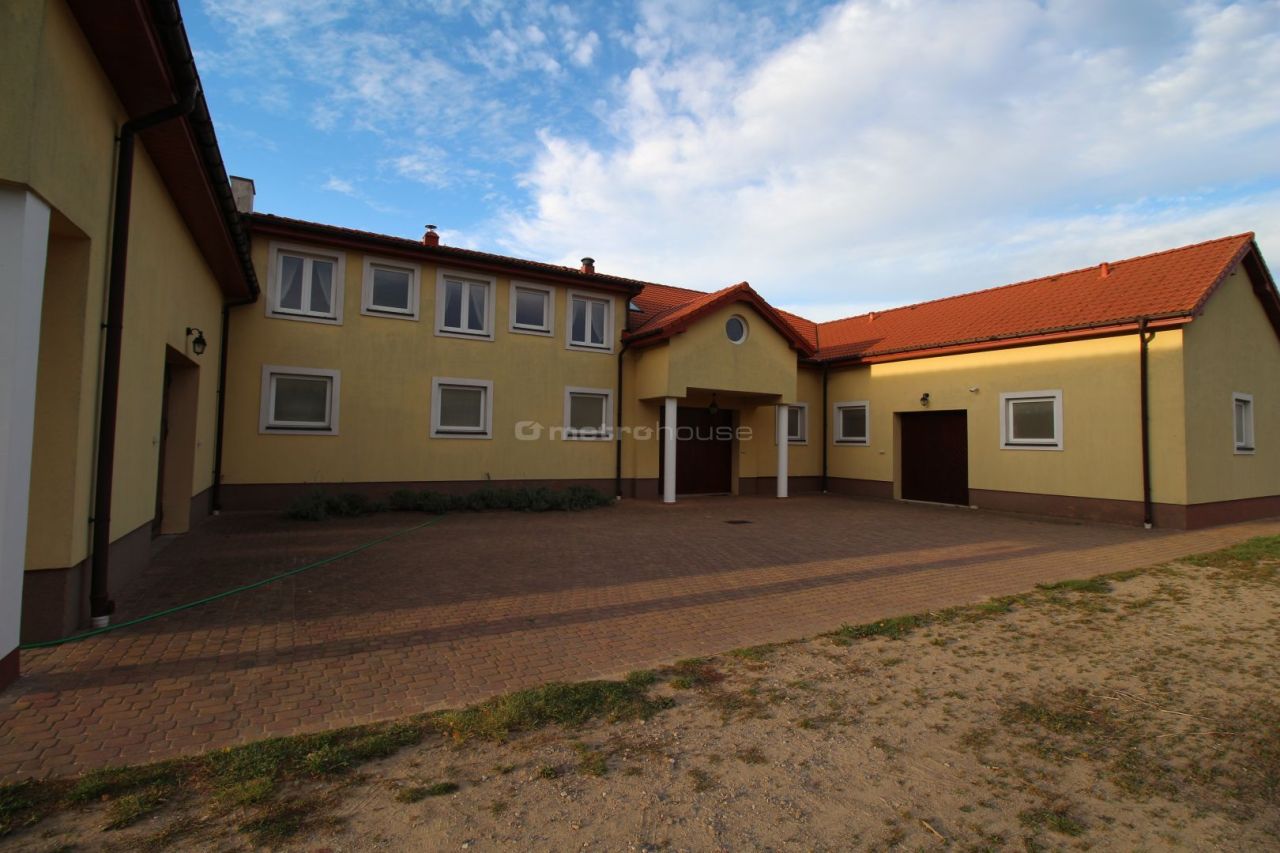 dom wolnostojący, 12 pokoi Przepitki. Zdjęcie 13