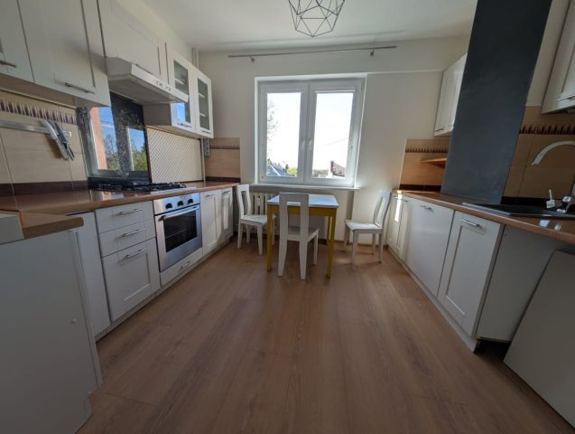 Mieszkanie 3-pokojowe Zduńska Wola, ul. Jarosława Iwaszkiewicza. Zdjęcie 2