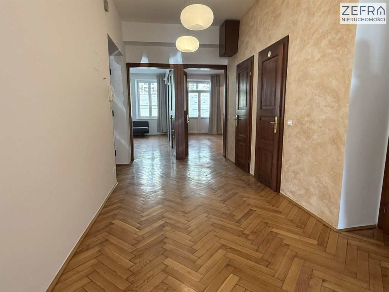 Lokal Kraków Zwierzyniec. Zdjęcie 1