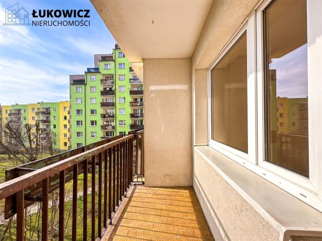 Mieszkanie 3-pokojowe Bielsko-Biała Osiedle Karpackie. Zdjęcie 7