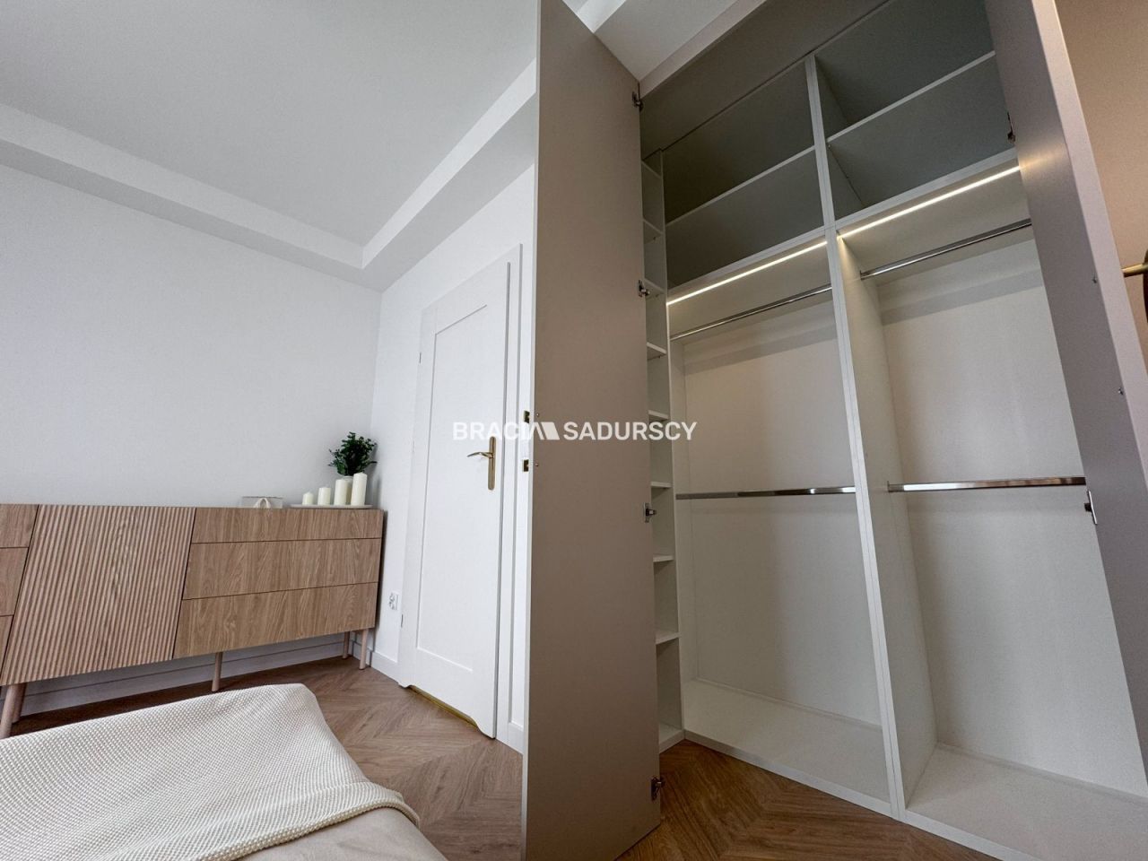 Mieszkanie 5-pokojowe Niepołomice. Zdjęcie 11