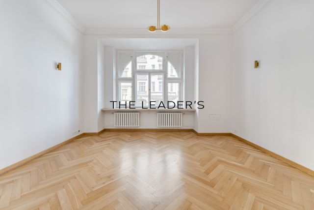 Mieszkanie 3-pokojowe Warszawa Śródmieście, ul. Bagatela. Zdjęcie 1