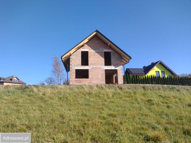 dom wolnostojący, 5 pokoi Naprawa. Zdjęcie 1