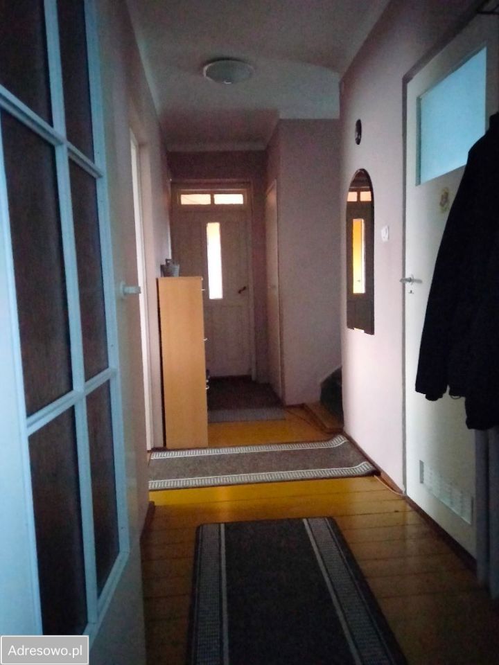 dom wolnostojący, 5 pokoi Geniusze. Zdjęcie 4