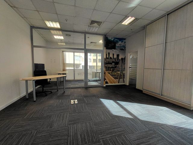 Lokal Warszawa Śródmieście, al. Jana Pawła II. Zdjęcie 1