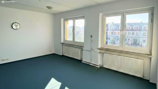 Lokal Opatów, pl. Obrońców Pokoju. Zdjęcie 5