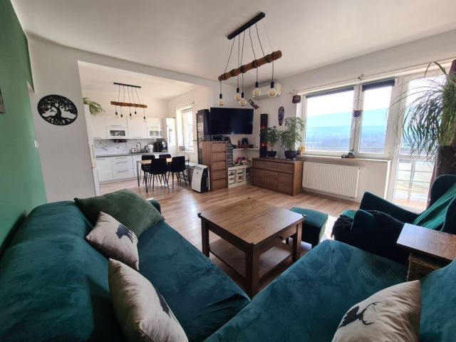 Mieszkanie 3-pokojowe Ostrów, Ostrów. Zdjęcie 1