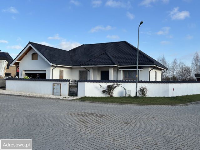 dom wolnostojący, 6 pokoi Bystrzyca Górna, ul. os. Sowie. Zdjęcie 1