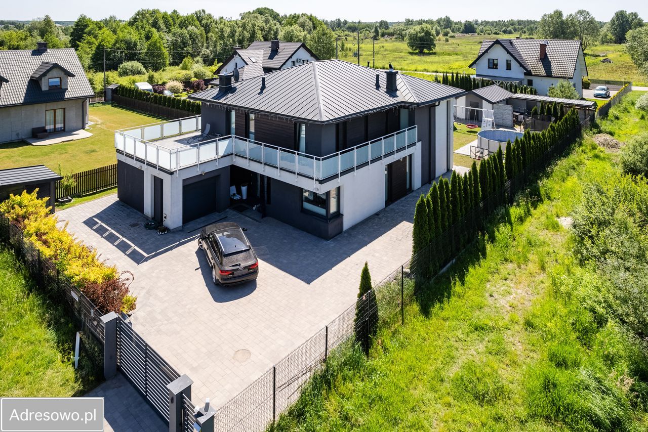 dom wolnostojący, 6 pokoi Nowe Lipiny. Zdjęcie 1