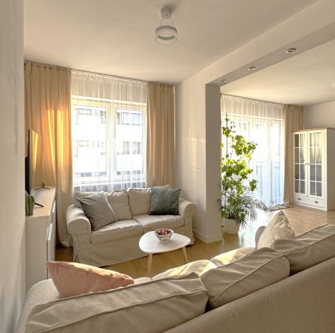 Mieszkanie 3-pokojowe Warszawa, ul. Międzyborska. Zdjęcie 1