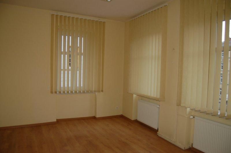 Biuro Prudnik, pl. Farny. Zdjęcie 4