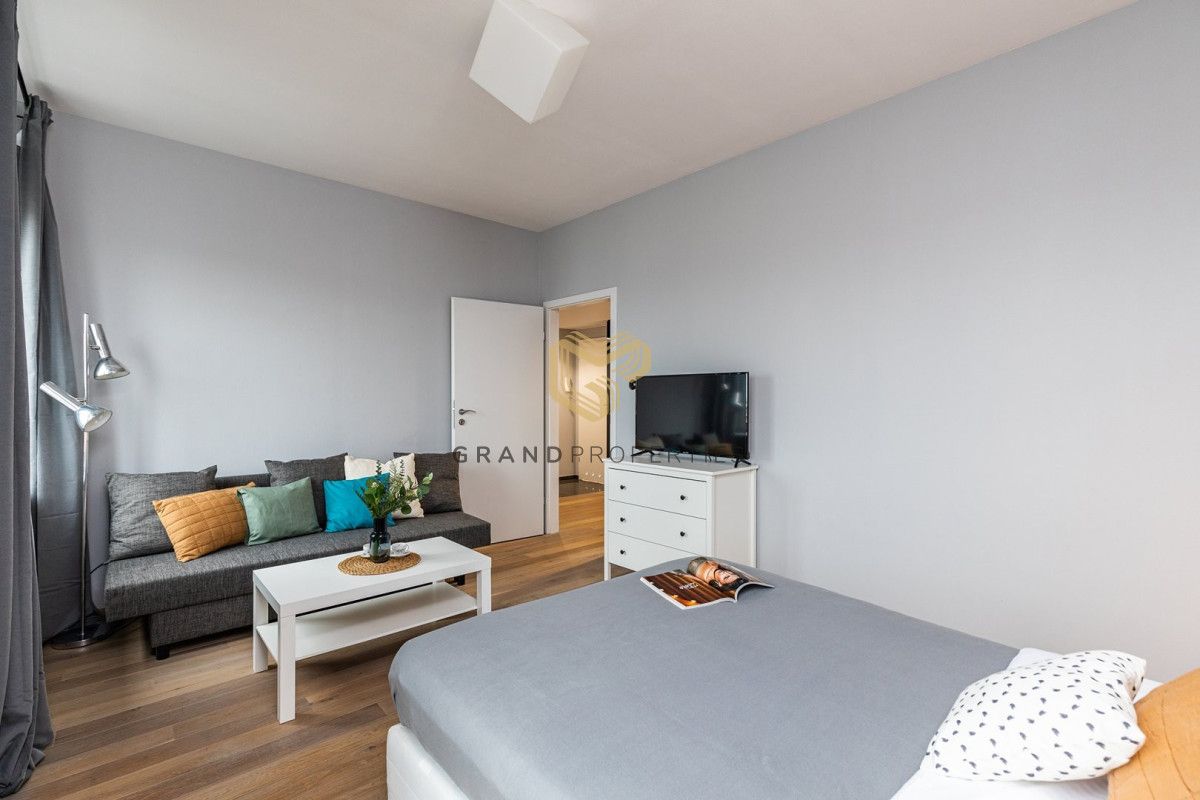 Mieszkanie 4-pokojowe Warszawa Śródmieście, pl. Konstytucji. Zdjęcie 3