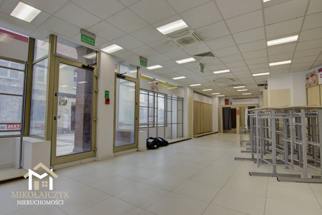 Lokal Bartoszyce, pl. Konstytucji 3 Maja. Zdjęcie 7