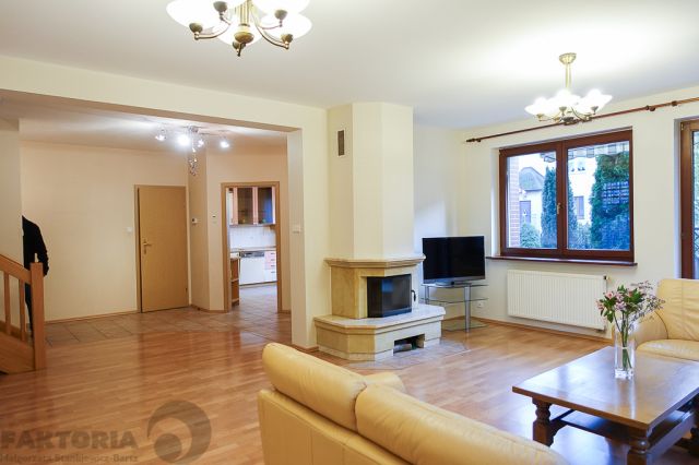 dom wolnostojący, 4 pokoje Szczecin Gumieńce, ul. Tyniecka. Zdjęcie 3