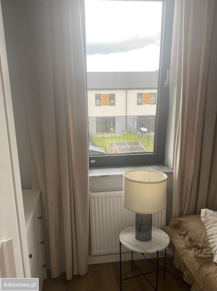 dom szeregowy, 4 pokoje Książenice. Zdjęcie 5
