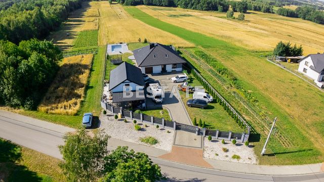 dom wolnostojący, 6 pokoi Lipiny. Zdjęcie 9