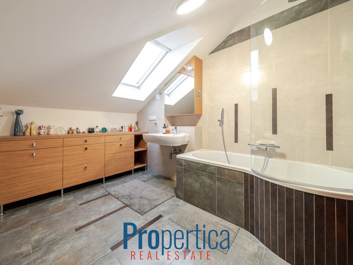 bliźniak, 7 pokoi Warszawa Wawer, ul. Liliowa. Zdjęcie 13