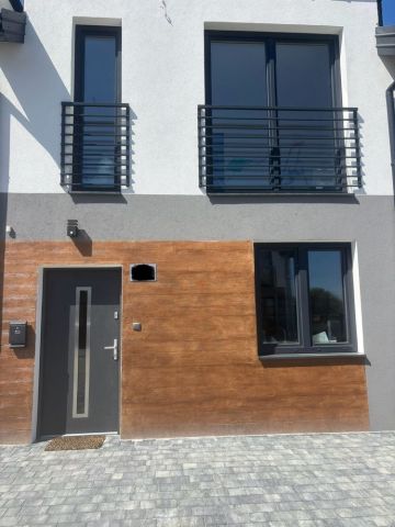 dom szeregowy Niepołomice, ul. Słoneczna. Zdjęcie 1