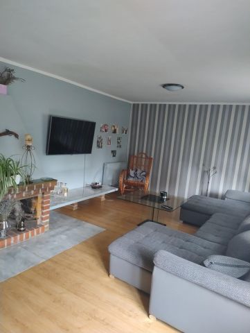 dom wolnostojący, 6 pokoi Brzeziny. Zdjęcie 4
