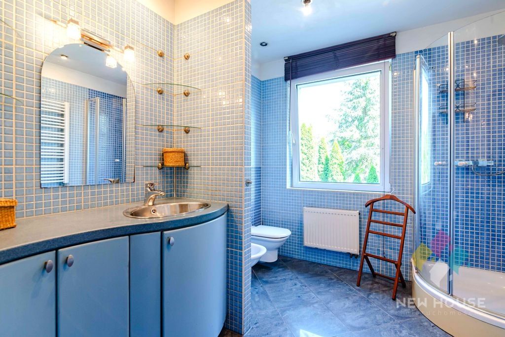 bliźniak, 9 pokoi Zalbki. Zdjęcie 17