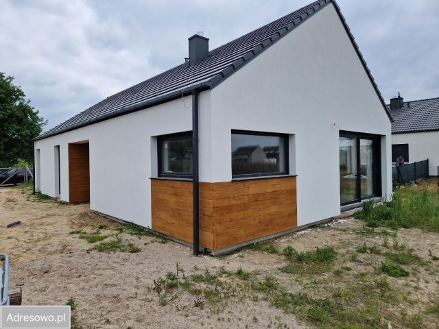 dom wolnostojący, 4 pokoje Śrem. Zdjęcie 1