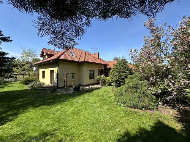 dom wolnostojący, 6 pokoi Tomaszowice-Kolonia. Zdjęcie 1