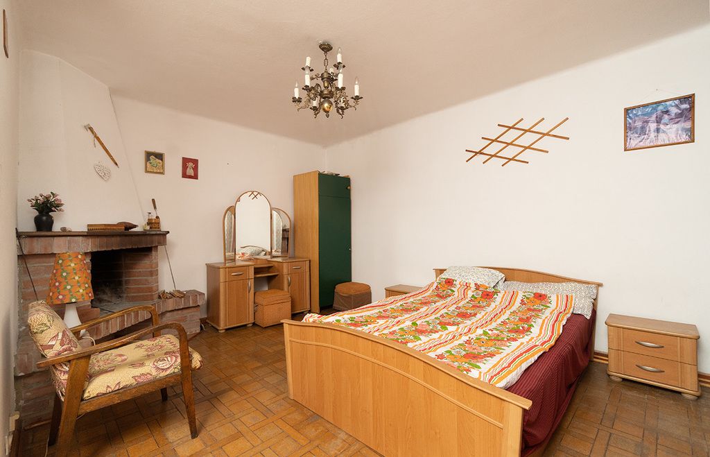 dom wolnostojący, 5 pokoi Wilcza Wola. Zdjęcie 9