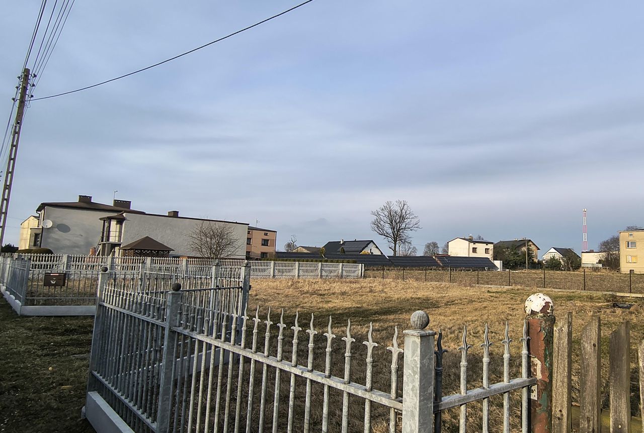 dom wolnostojący, 6 pokoi Sadów, ul. Spółdzielcza. Zdjęcie 2