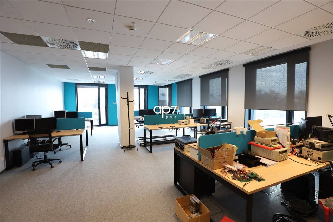 Biuro Kraków Prądnik Czerwony, ul. Pilotów. Zdjęcie 2