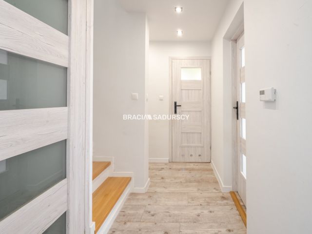 dom wolnostojący, 5 pokoi Polanka Hallera. Zdjęcie 10