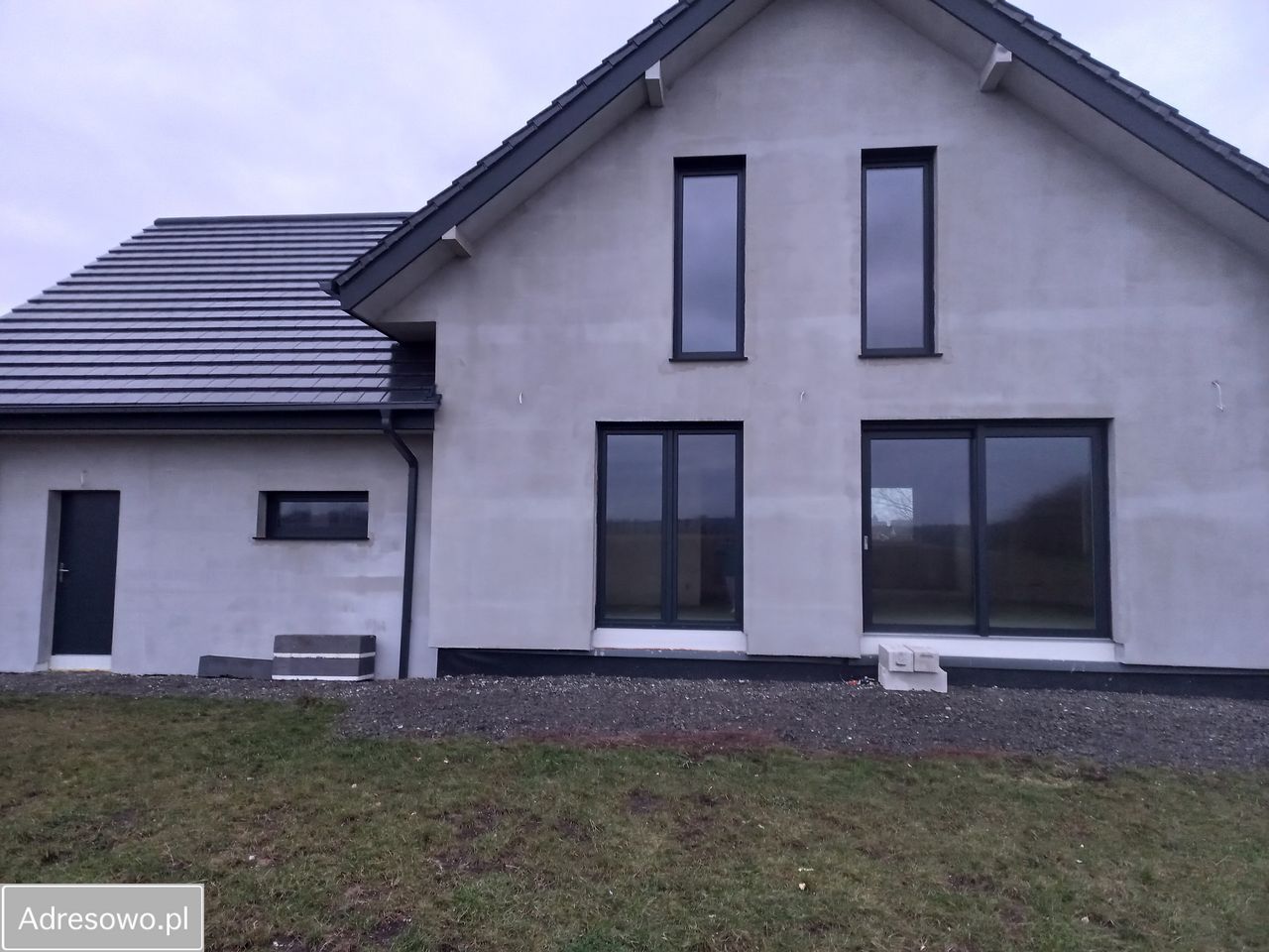 dom wolnostojący, 5 pokoi Łaziska. Zdjęcie 1