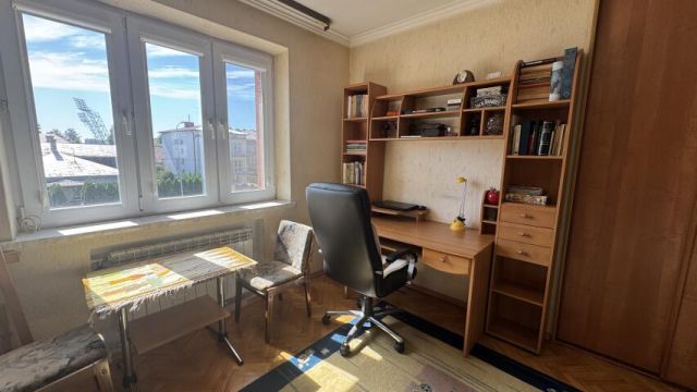 Mieszkanie 5-pokojowe Krosno, ul. Stefana Okrzei. Zdjęcie 8