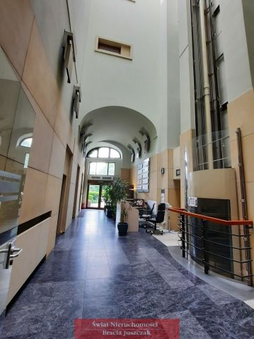 Biuro Wrocław Południe, pl. Powstańców Śląskich. Zdjęcie 2