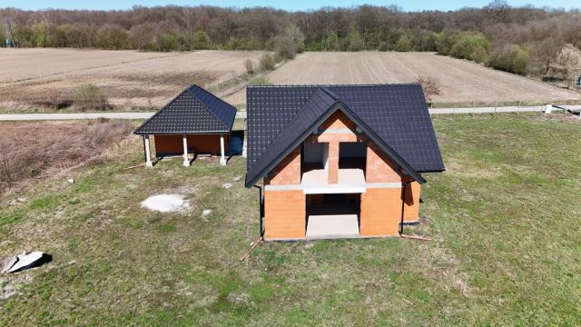 dom wolnostojący, 4 pokoje Wołowice. Zdjęcie 1