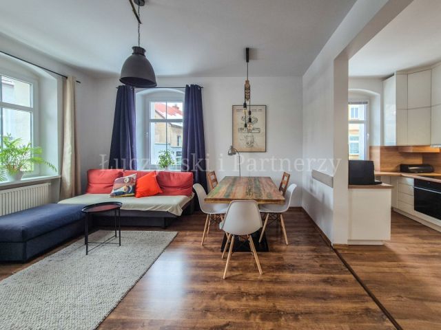 Mieszkanie 3-pokojowe Jelenia Góra Cieplice Śląskie-Zdrój. Zdjęcie 5