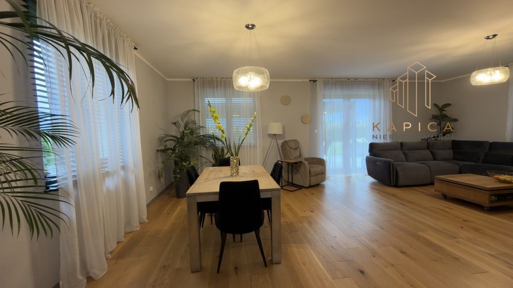 dom wolnostojący, 5 pokoi Konopnica. Zdjęcie 10
