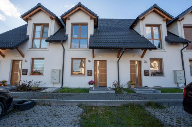 dom szeregowy, 4 pokoje Straszyn. Zdjęcie 1