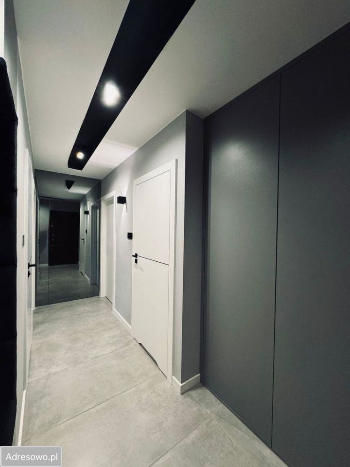 Mieszkanie 4-pokojowe Oleśnica, ul. Koszarowa. Zdjęcie 2