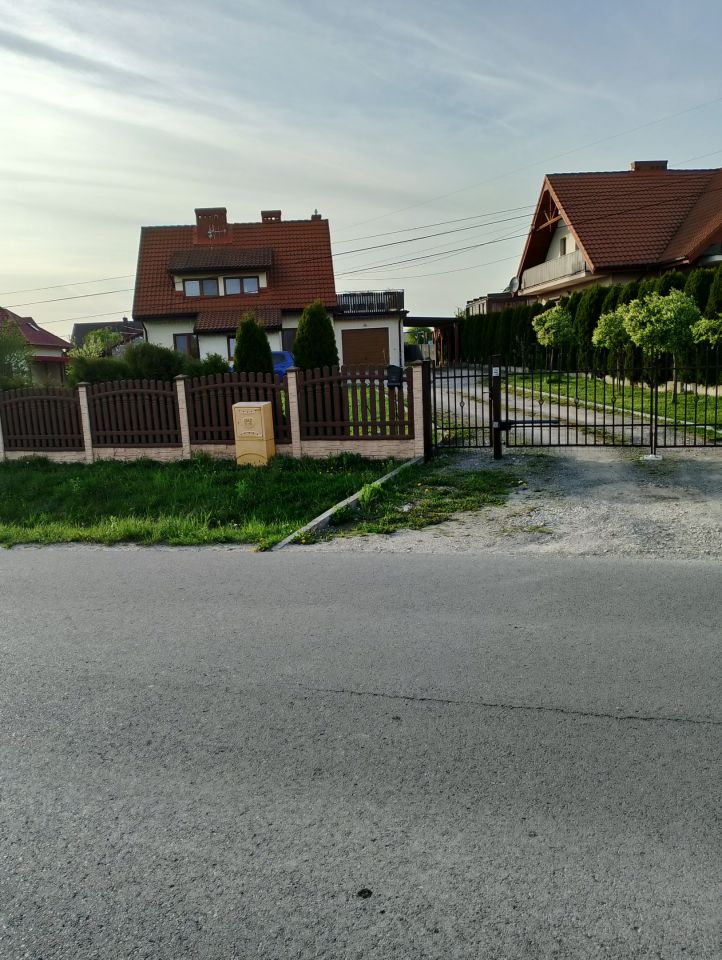 dom wolnostojący, 5 pokoi Brzeziny, Szkolna. Zdjęcie 1