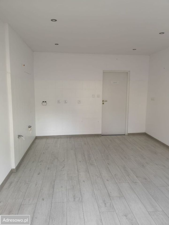 Lokal Walim, ul. kard. Stefana Wyszyńskiego. Zdjęcie 5