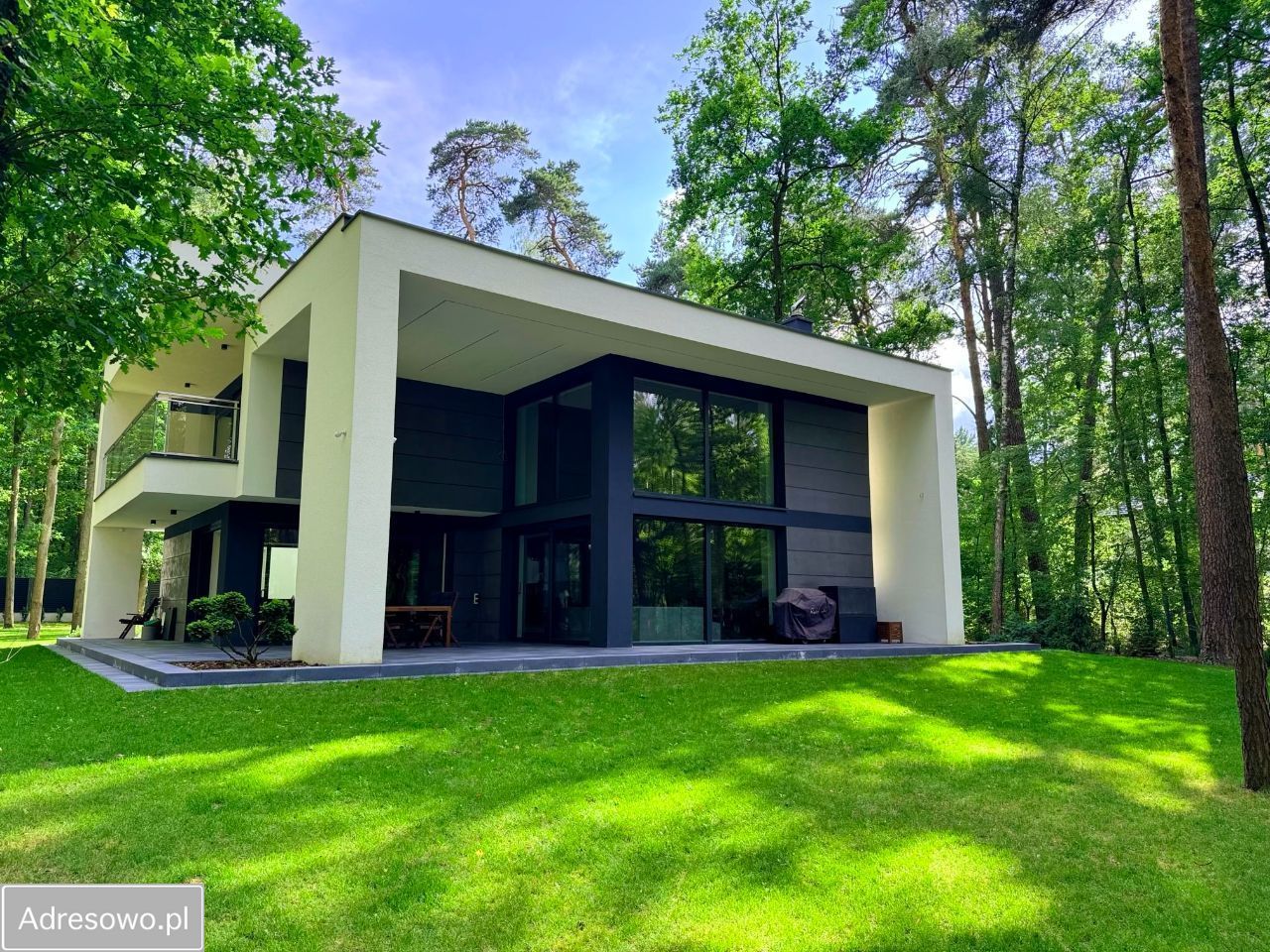 dom wolnostojący, 6 pokoi Sękocin-Las. Zdjęcie 1