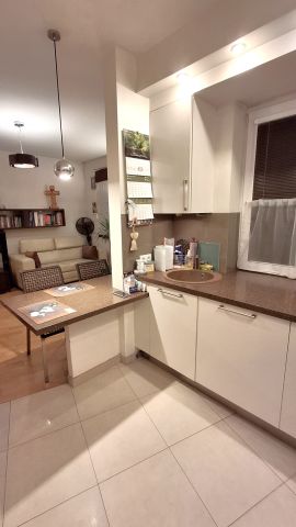 Mieszkanie 3-pokojowe Pruszków Żbików, ul. Marii Skłodowskiej-Curie. Zdjęcie 2