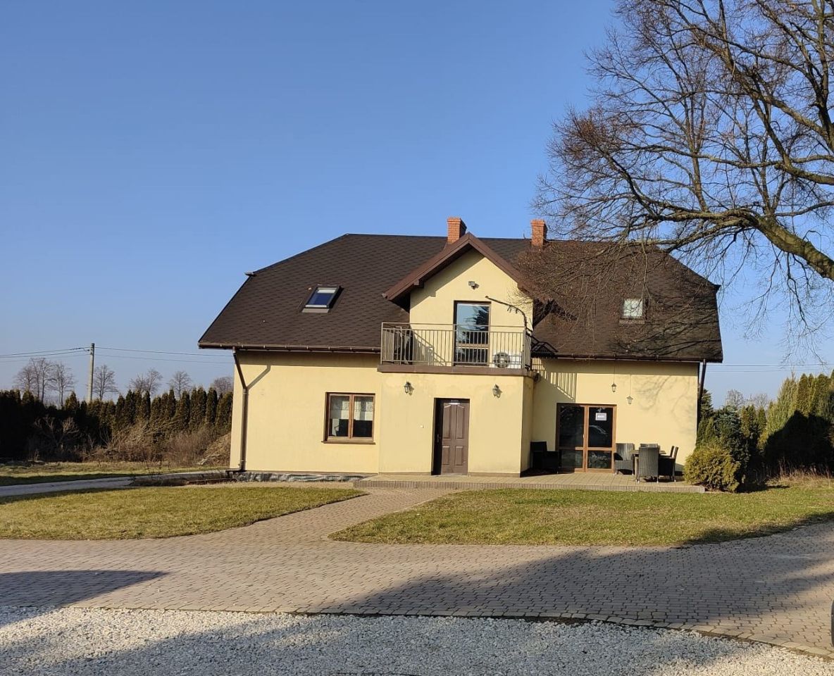 dom wolnostojący, 6 pokoi Brochocin