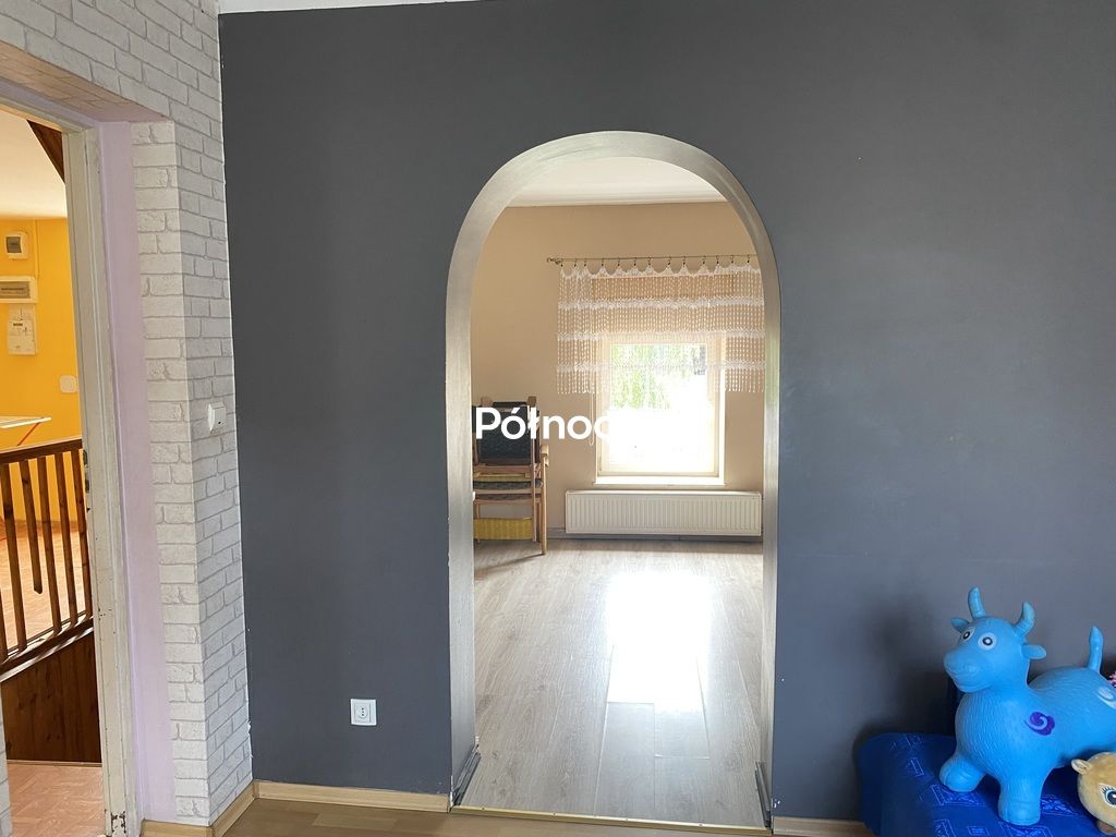 dom wolnostojący, 7 pokoi Tomisław. Zdjęcie 11