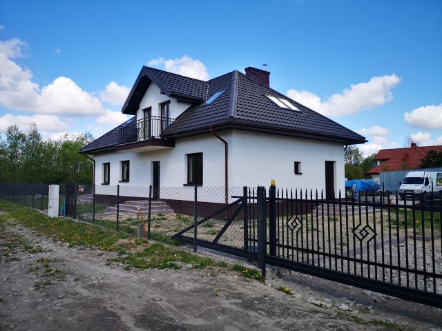 dom wolnostojący, 5 pokoi Mostówka. Zdjęcie 1