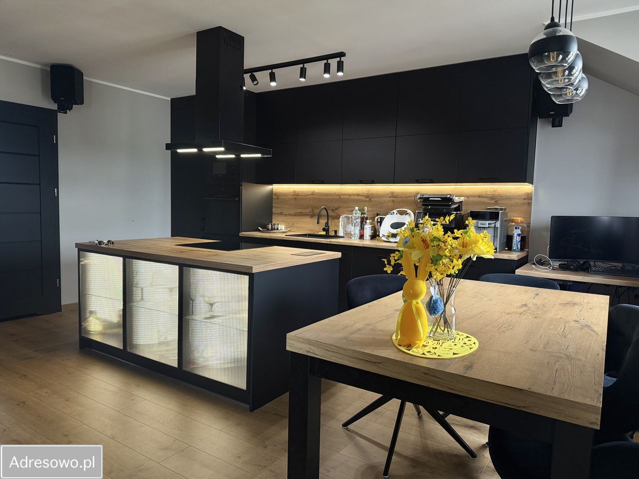 Mieszkanie 4-pokojowe Legnica. Zdjęcie 3