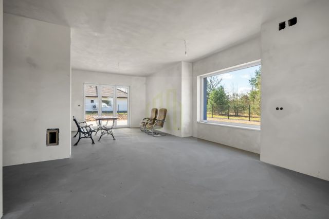 dom wolnostojący, 4 pokoje Kuligów, ul. Zapólna. Zdjęcie 9